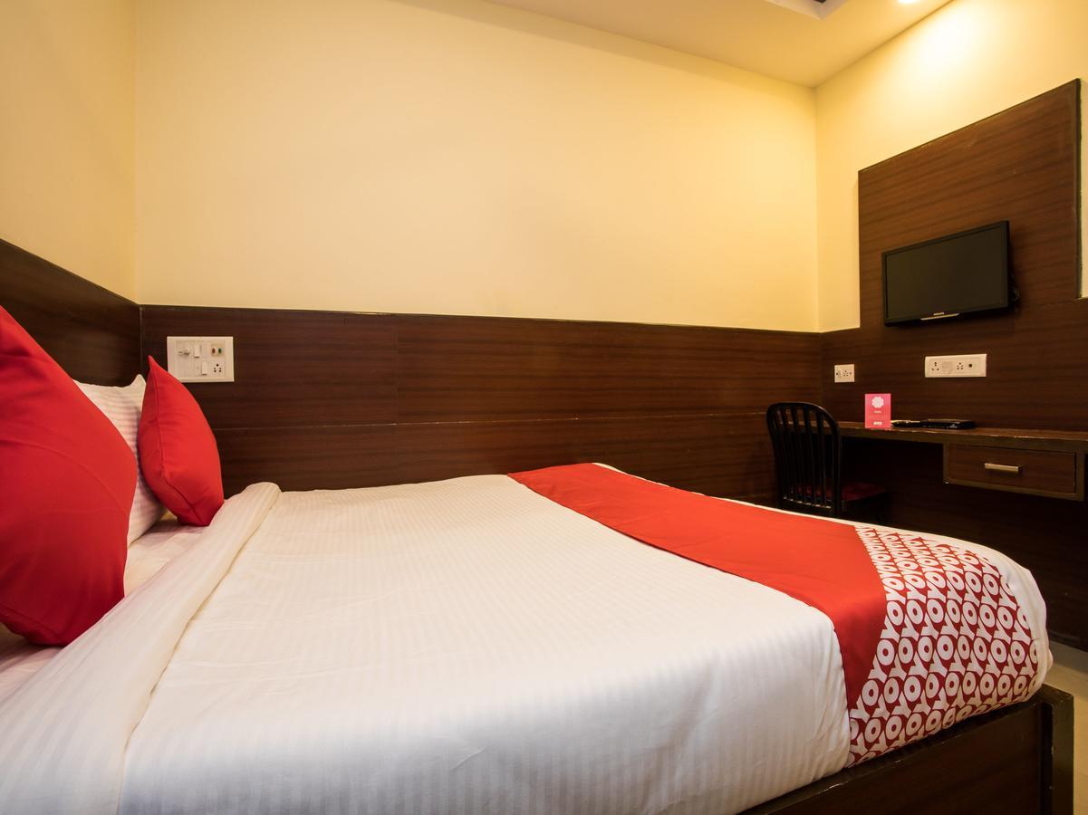 Oyo 11945 Hotel Glory Palace Indore Esterno foto