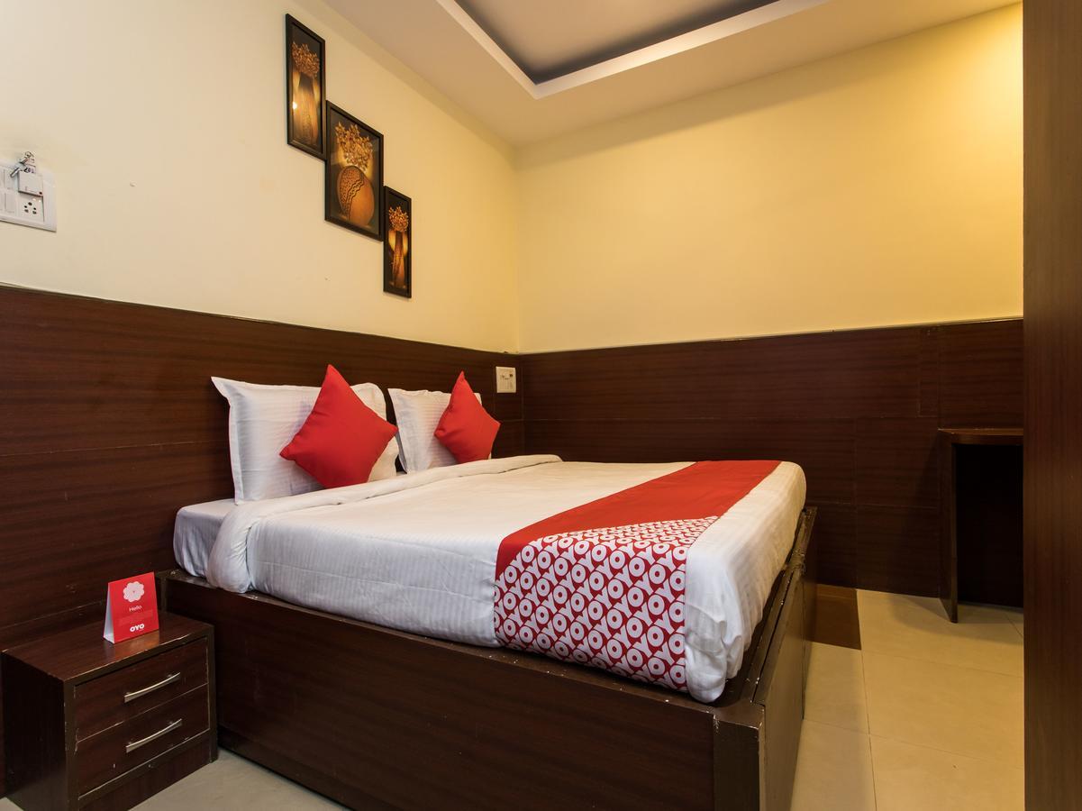 Oyo 11945 Hotel Glory Palace Indore Esterno foto